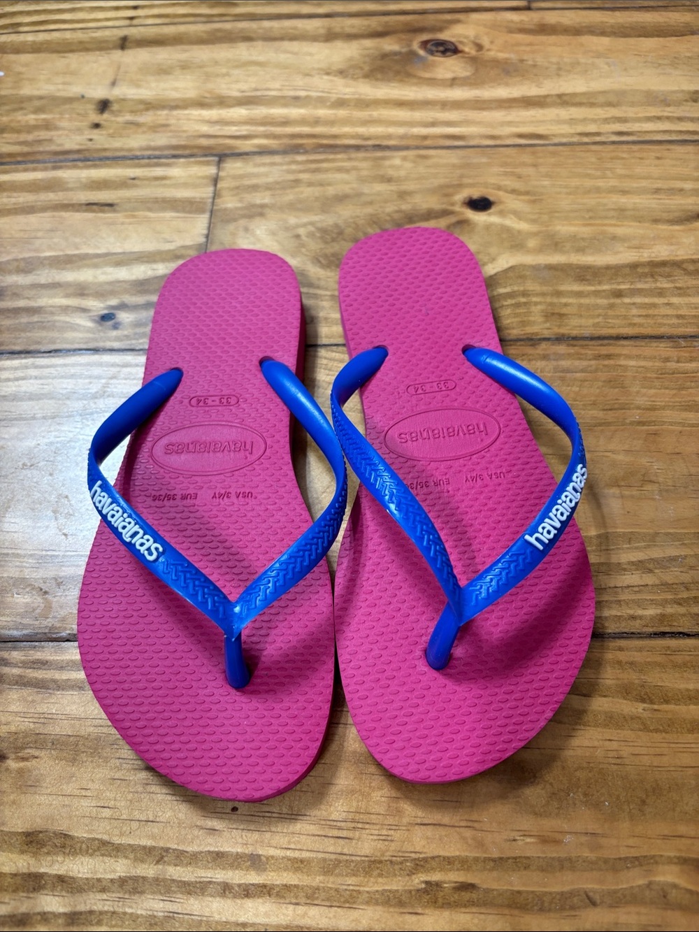 Havaianas Flip Flops Pink w/Blue Straps Size Girls 3/4 Never Worn